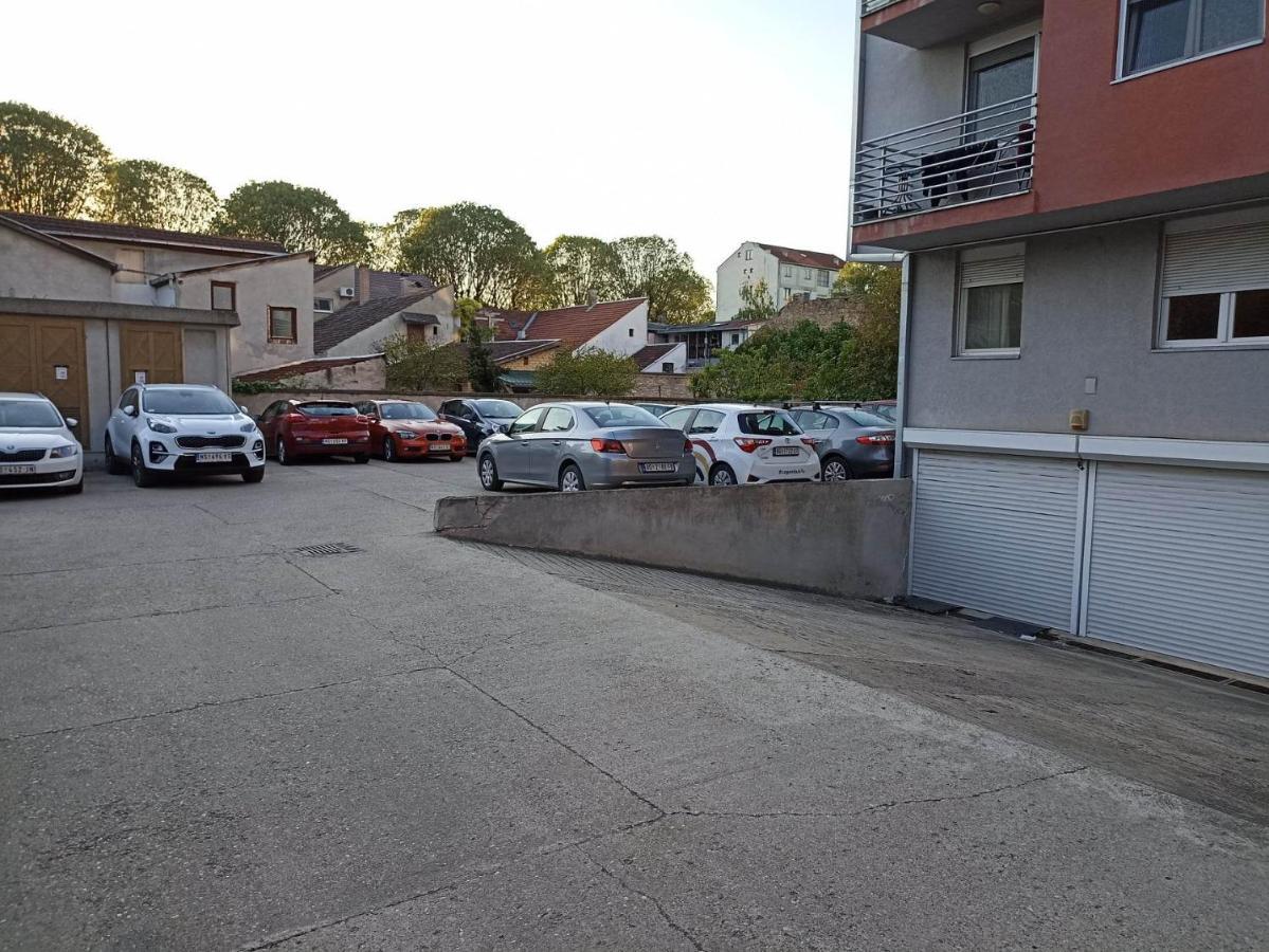 ノヴィ・サドOasis Of Peace Free Parkingアパートメント エクステリア 写真